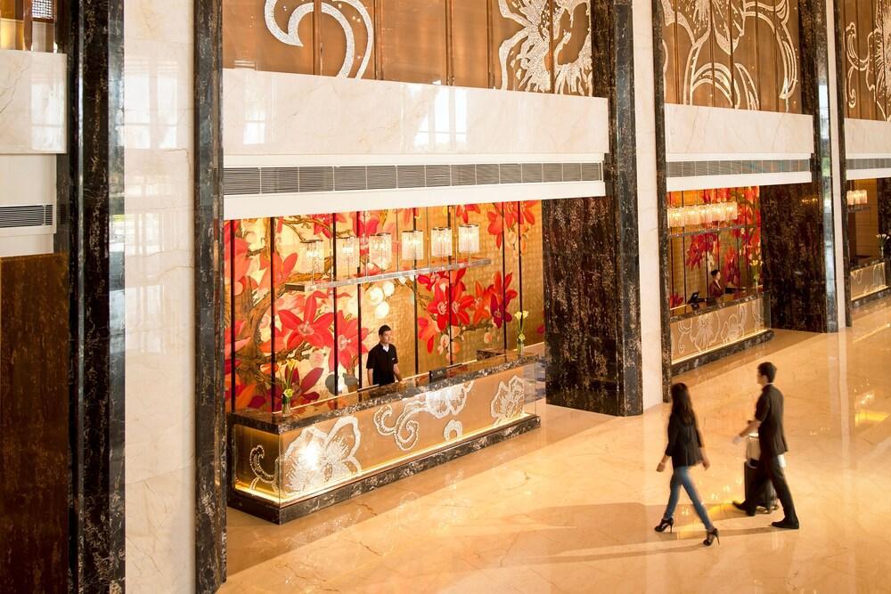 Hilton Guangzhou Baiyun - Free Shuttle For Canton Fair Period, Close To Luhu Golf Club & Leather Market Exteriör bild