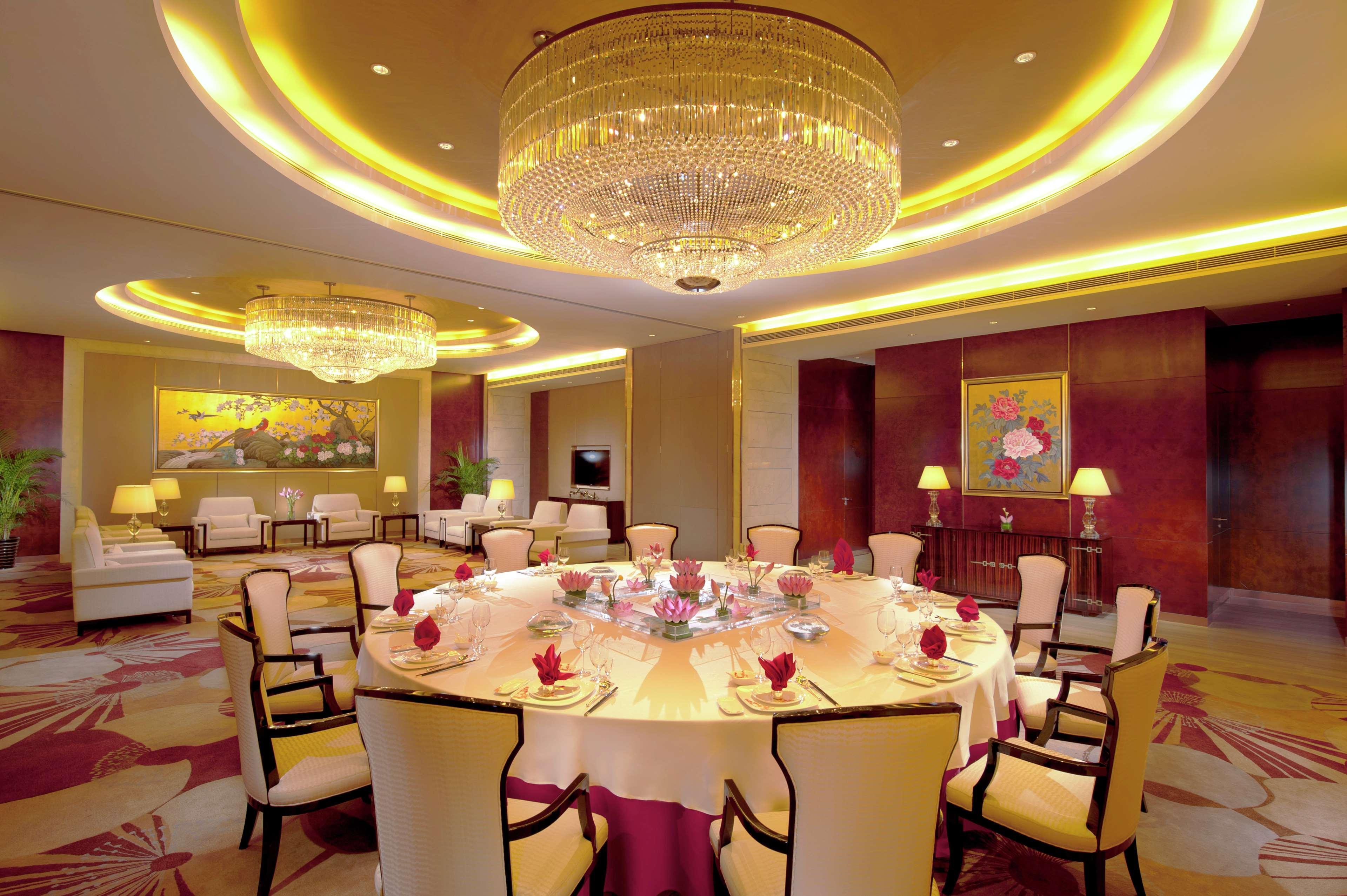 Hilton Guangzhou Baiyun - Free Shuttle For Canton Fair Period, Close To Luhu Golf Club & Leather Market Exteriör bild