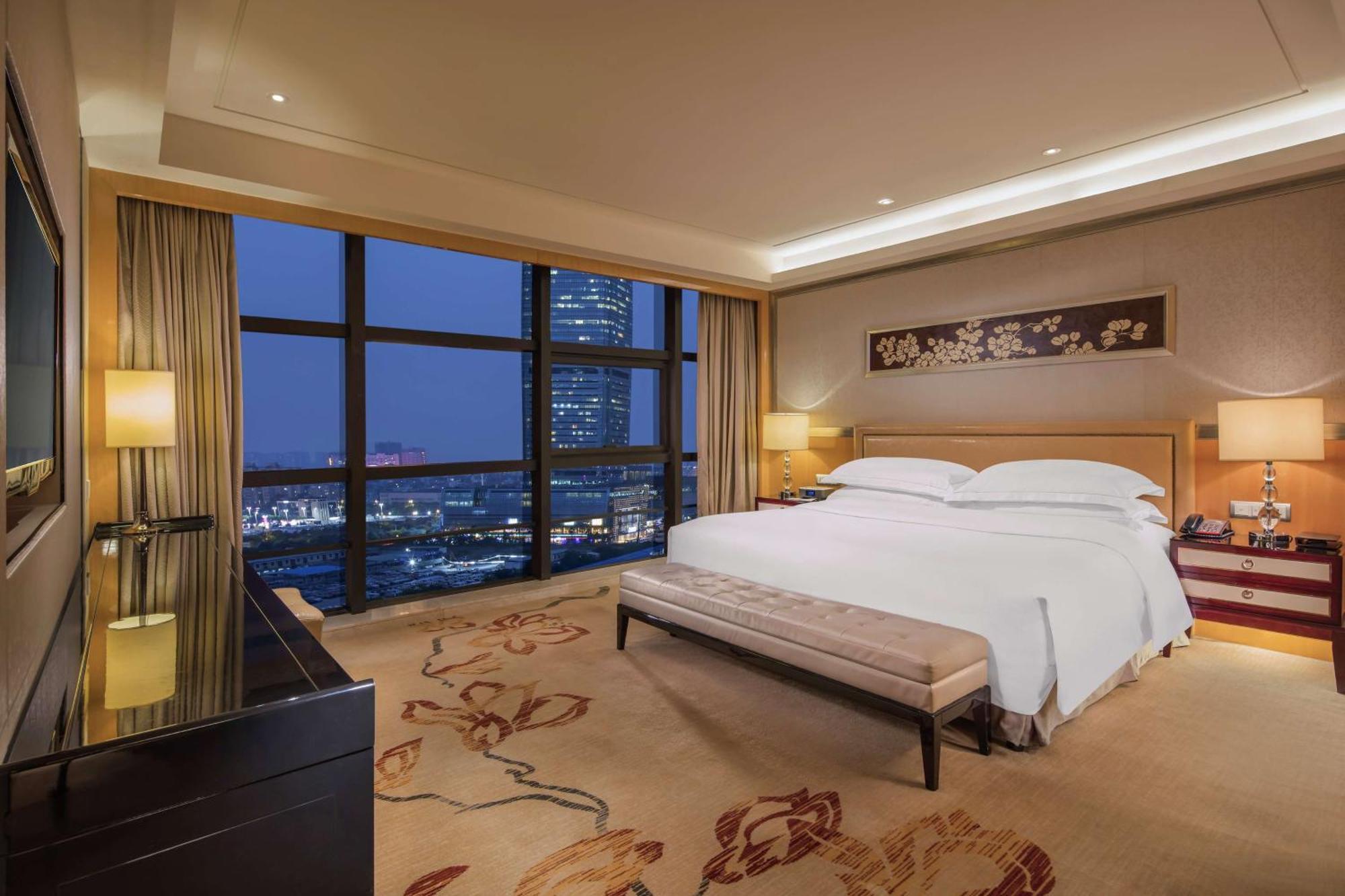 Hilton Guangzhou Baiyun - Free Shuttle For Canton Fair Period, Close To Luhu Golf Club & Leather Market Exteriör bild