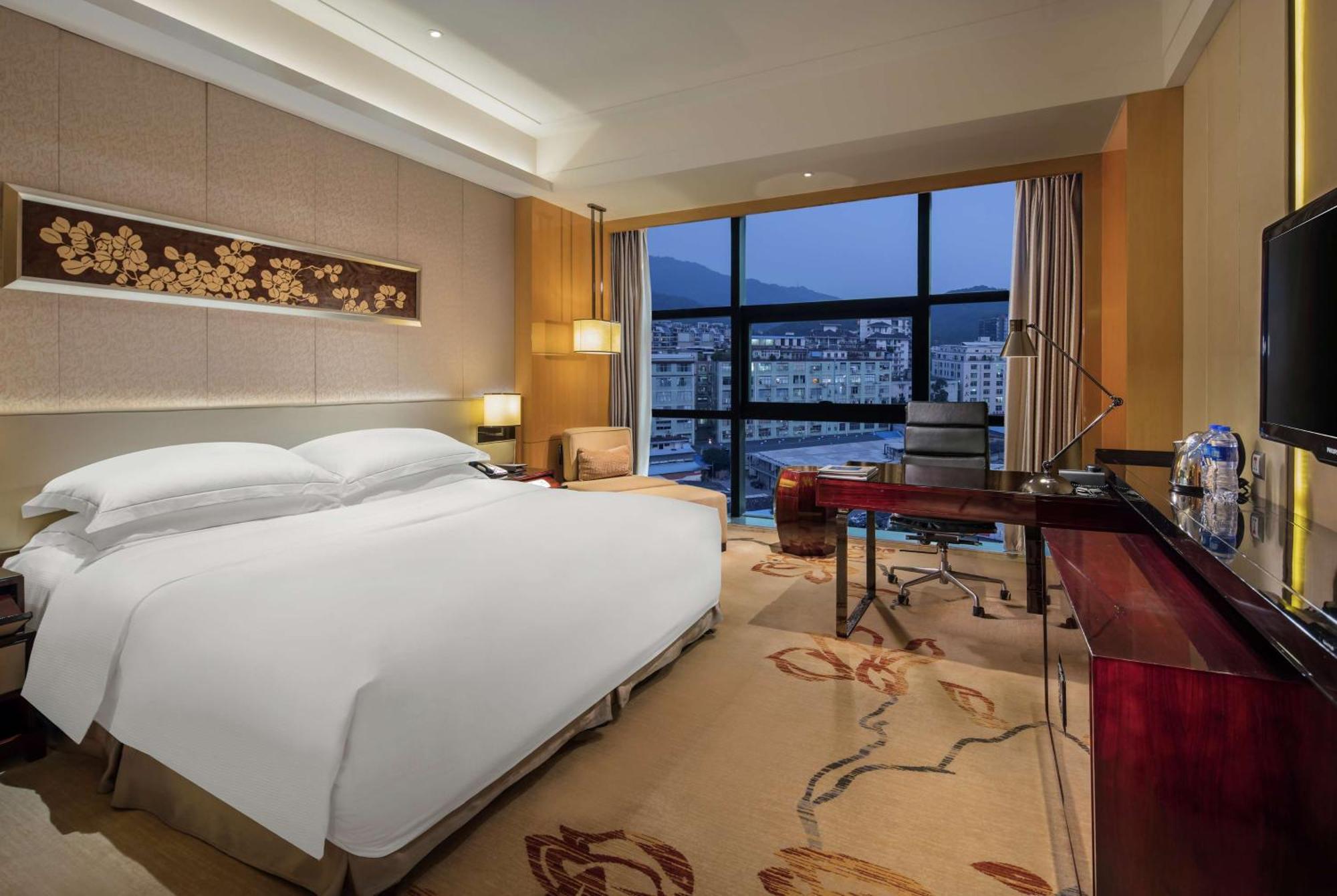 Hilton Guangzhou Baiyun - Free Shuttle For Canton Fair Period, Close To Luhu Golf Club & Leather Market Exteriör bild