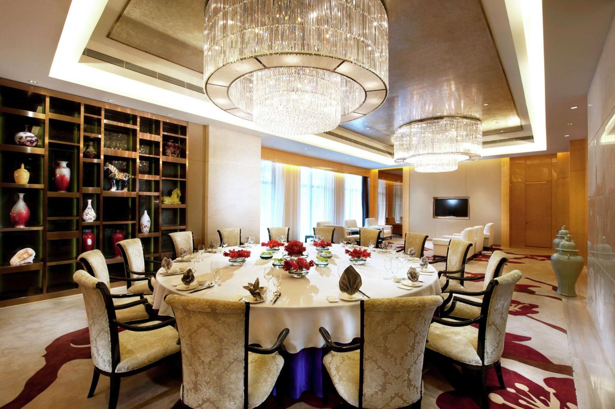 Hilton Guangzhou Baiyun - Free Shuttle For Canton Fair Period, Close To Luhu Golf Club & Leather Market Exteriör bild
