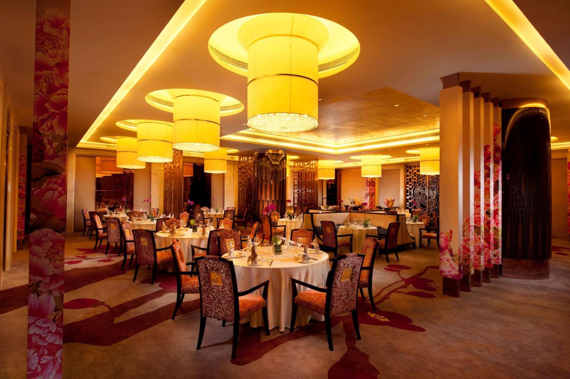 Hilton Guangzhou Baiyun - Free Shuttle For Canton Fair Period, Close To Luhu Golf Club & Leather Market Exteriör bild