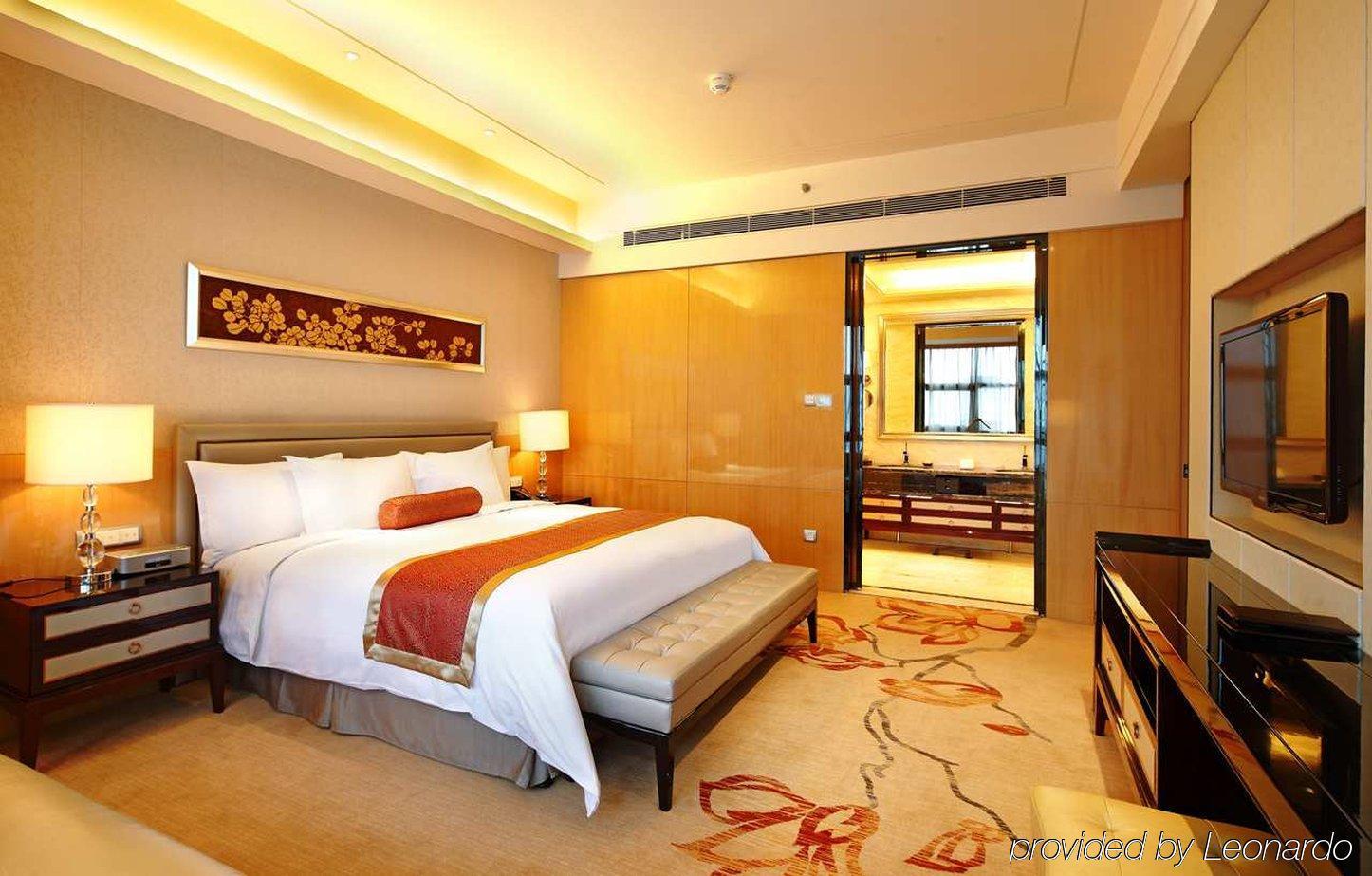 Hilton Guangzhou Baiyun - Free Shuttle For Canton Fair Period, Close To Luhu Golf Club & Leather Market Exteriör bild