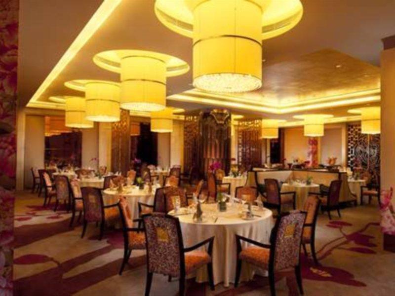 Hilton Guangzhou Baiyun - Free Shuttle For Canton Fair Period, Close To Luhu Golf Club & Leather Market Exteriör bild
